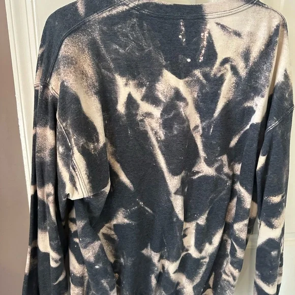 Gildan Black and Cream Tie-Dye Sweatshirt - Picture 2 of 3